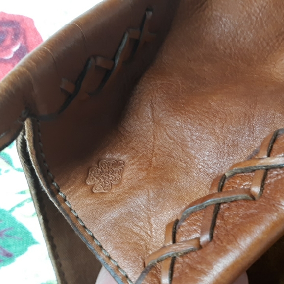 Lucky Brand Crossbody Saddle Bag - Picture 10 of 10